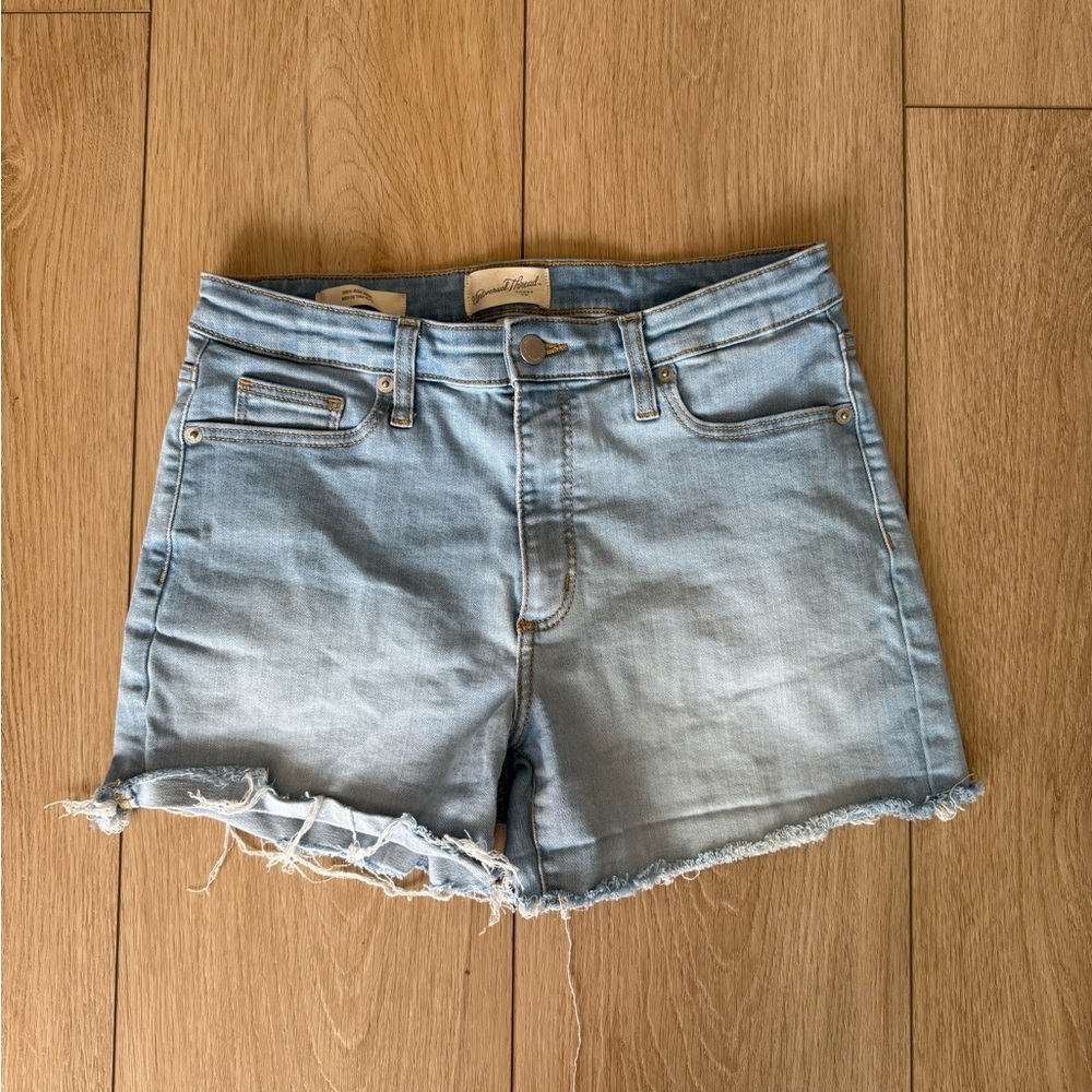 Universal Thread Women’s Denim Blue Women Cut off Jean Shorts Size 29
